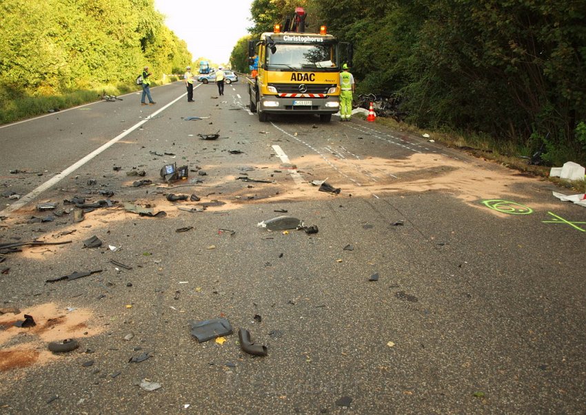 Schwerer VU Koeln Immendorf Kerkraderstr P322.JPG